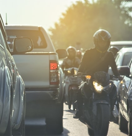 Lane Splitting Safety Tips - Arash law - AK Blog - 2-min