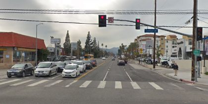 [08-12-2020] Los Angeles, CA - 1 Dead, 2 Injured After a Fatal Car Crash in Canoga Park