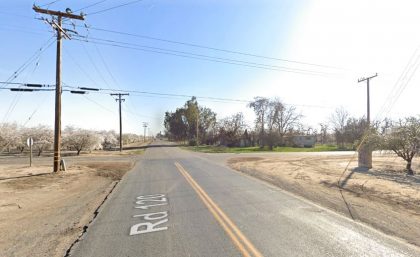 [08-24-2021] Tulare County, CA - 4 People Hurt After a Head-On Crash on Road 120 and Avenue 448