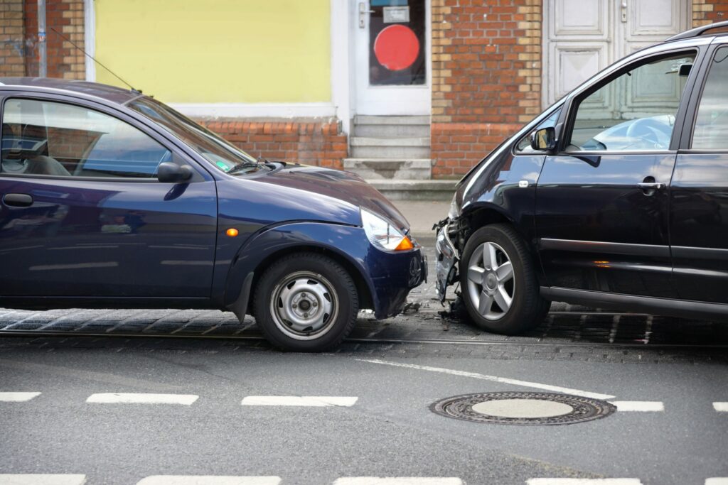 California-Abogados de Accidentes de Automóviles-Abogados de Choque de Automóviles o Accidente de Automóviles con Colisión Frontal