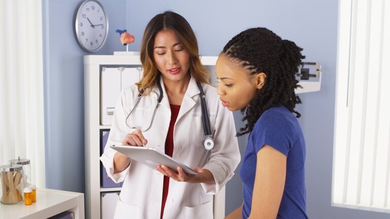 Cuán Pronto Debo Ver a Un Médico Y a Un Abogado de Lesiones Después de Un Accidente de Auto