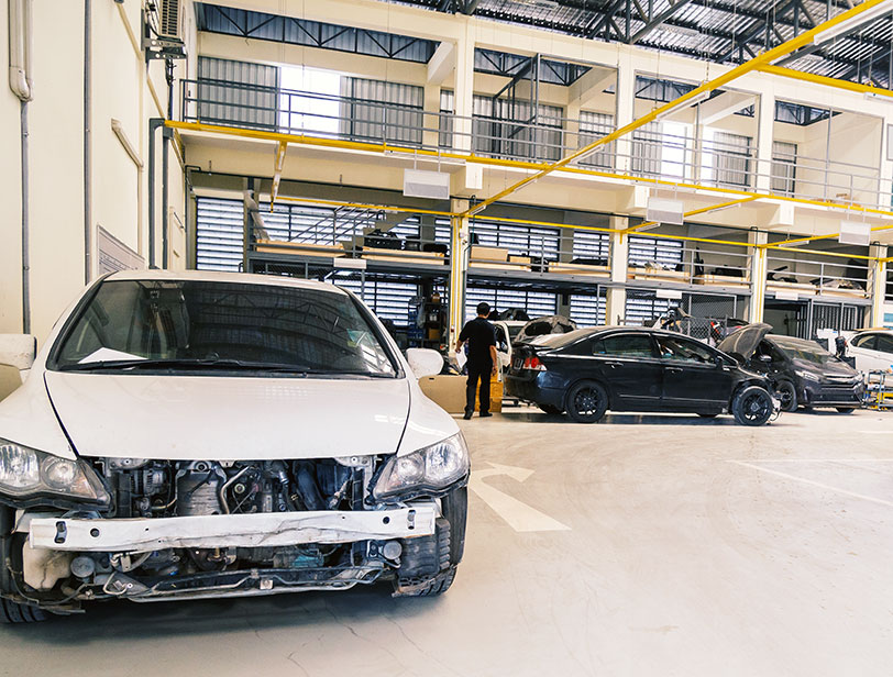 After an Accident, Who Pays the Body Shop for Repairing My Car?