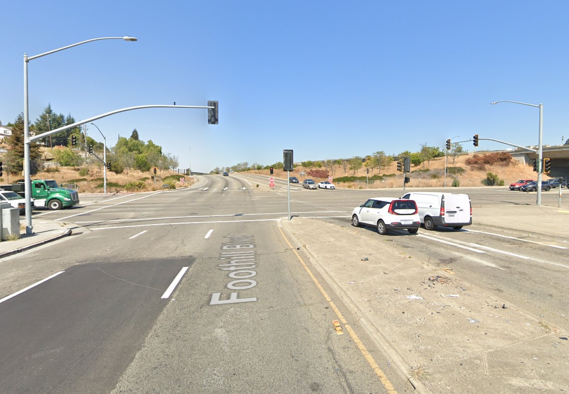 [10-29-2022] Car Lands On The Roof, Rescuing Three People in Castro Valley