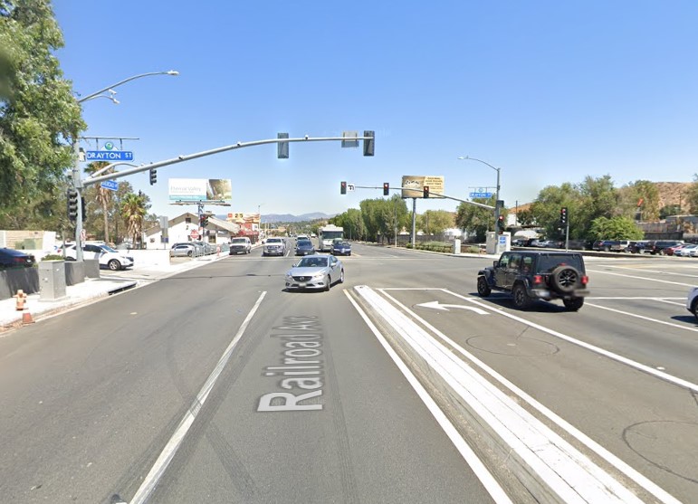 [12-18-2022] One Person Trapped in Two-Vehicle Collision in Santa Clarita