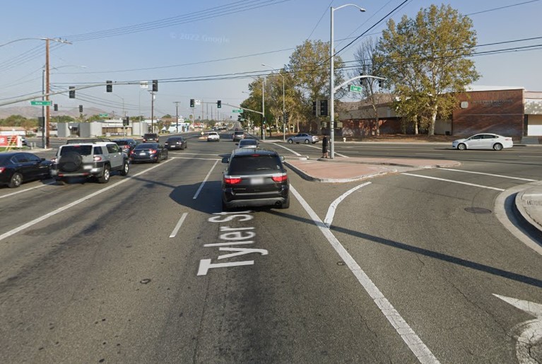 [12-25-2022] 34-Year-Old Male Pedestrian Killed After Car Crash in Tyler Avenue