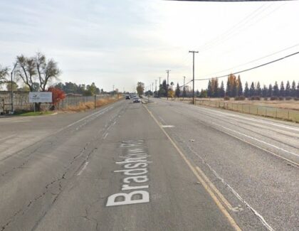 [01-12-2023] Condado de Sacramento, CA - Choque de Varios Vehículos en Bradshaw Road Hirió Y Hospitalizó a Dos Personas