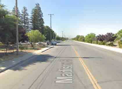 04-15-2023-Two-Teens-Hospitalized-After-Motorcycle-Crash-in-SE-Bakersfield-420x306