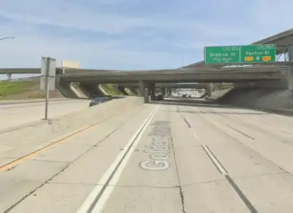 [04-25-2023] One Person Injured After Rollover Vehicle Crash in Mission Hills