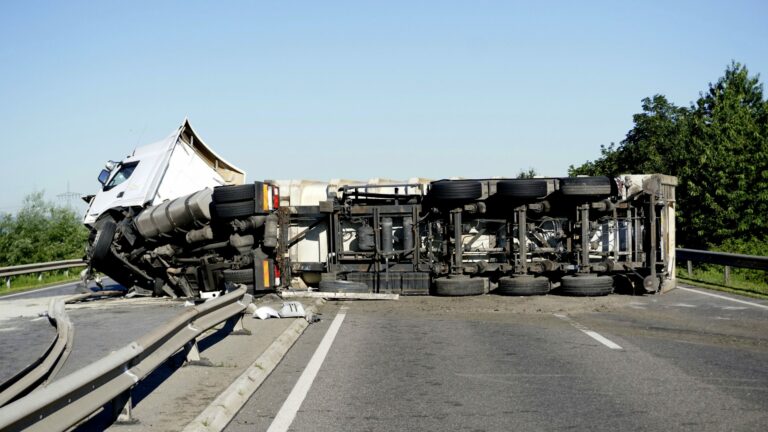 Los accidentes de camion mas comunes en California Las lesiones que causan arash law
