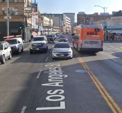 [10-06-2023] Two-Vehicle Collision Knocks Fire Hydrant Over on LA Street