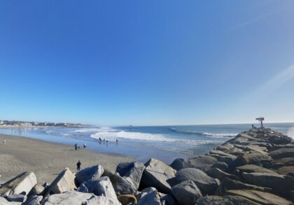 [10-15-2023] Four People Rescued From Capsized Fishing Boat in Oceanside