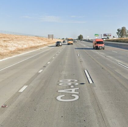 [11-02-2023] Ambulance Needed After Multi-Vehicle Crash on SR-204 in Bakersfield