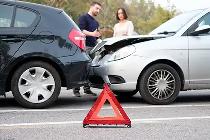 2 drivers discussing about the car accident