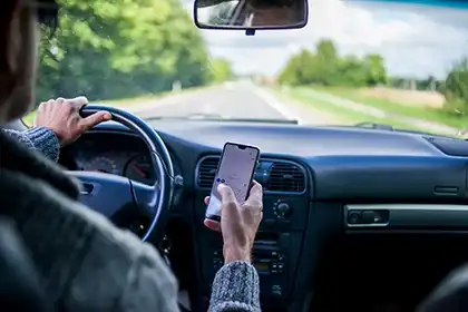 driver texting while driving