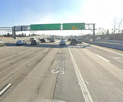 [06-06-2024] Condado De Orange, CA - Heridos Tras Una Colisión Múltiple Con Un Semirremolque En La Sr-405 En Costa Mesa