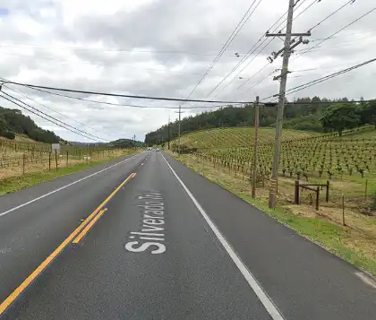 [06-08-2024] Condado De Napa, CA - Una Persona Muerta Y Otras Cinco Heridas Tras Una Colisión Entre Dos Vehículos Que Se Dieron A La Fuga En Silverado Trail