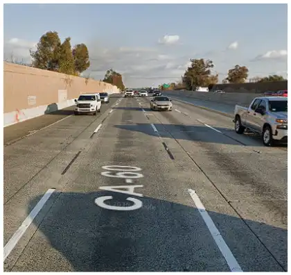 [02-17-2025] FedEx Truck Overturns on 60 Freeway, Driver Injured