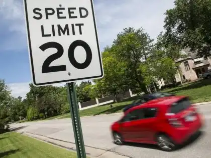 Ajuste Su Velocidad Según Las Condiciones Actuales