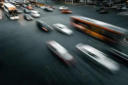 Derecho De Paso General Y Reglas De Tránsito En Las Intersecciones