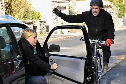 Accidente Por Apertura Repentina De La Puerta De Un Vehículo A Un Ciclista