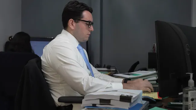 AK Lawyer is sending a reply message to the clients