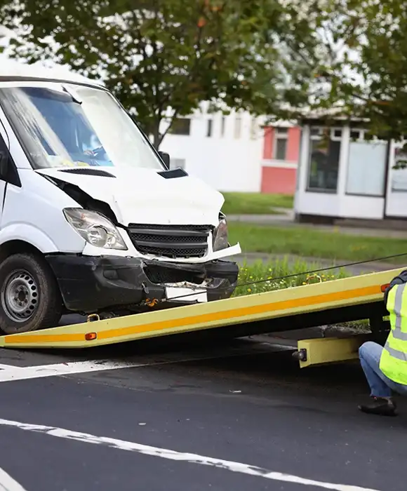 Qué hacer después de un accidente con un vehículo comercial en California