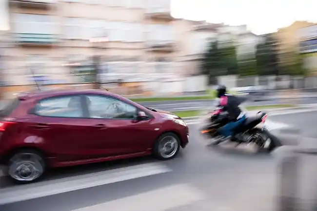 Moments before traffic accident happens captured
