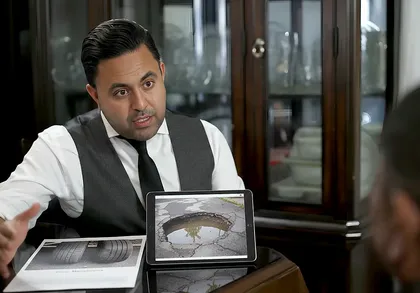 Hydroplaning accident victim consulting a lawyer about comparative fault damages recovery