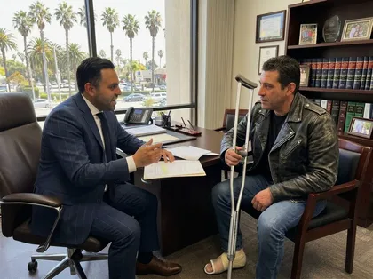 Injured man consulting a California motorcycle accident attorney