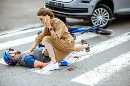 hombre herido en un accidente de bicicleta