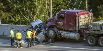 Los daños y perjuicios que se pueden reclamar en los accidentes de camión difieren de los de los accidentes de automóvil