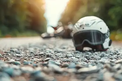 accidente de moto causado por gravilla suelta