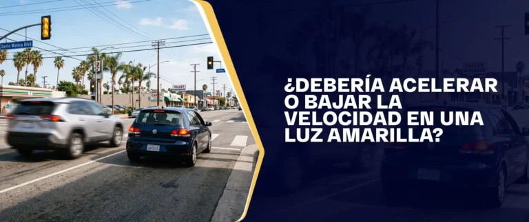 ¿Debo acelerar o reducir la velocidad en un semáforo en amarillo?