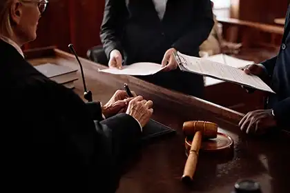 representación judicial por parte de un abogado especializado en indemnizaciones por accidentes laborales