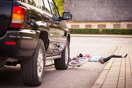un ciclista atropellado por un coche
