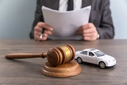 Las ventajas de contratar a abogados especializados en lesiones personales en California tras un accidente de coche