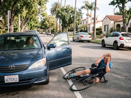 Ciclista herido tras un accidente de bicicleta con un coche