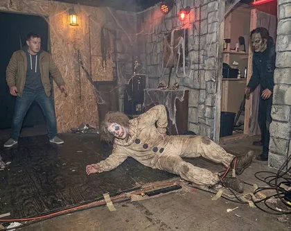 Haunted house worker injured in an accidental collision with another scare actor while on the job