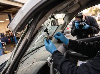 investigador encargado de recuperar las imágenes de la cámara de a bordo